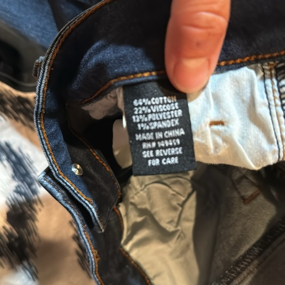 Slim fitting capri - Picture 5 of 6